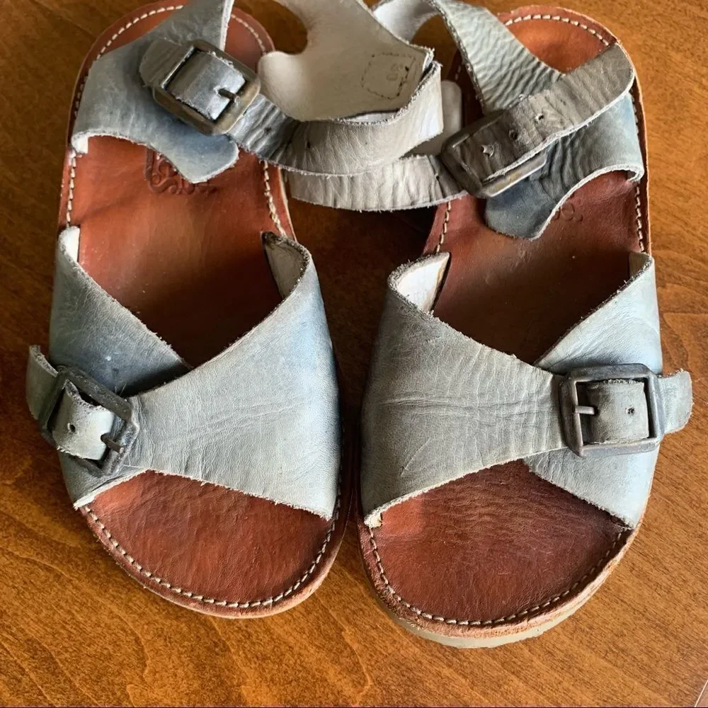 Young Soles London leather buckle sandals